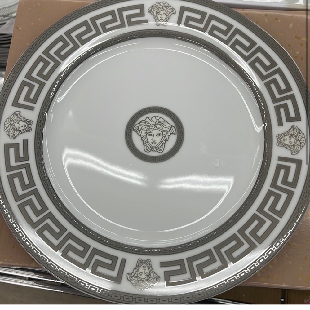 Dinner plates(2)
